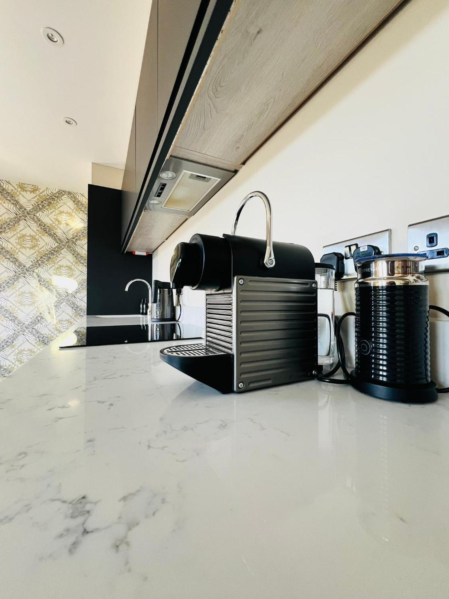 Central Modern Flat Йорк Экстерьер фото