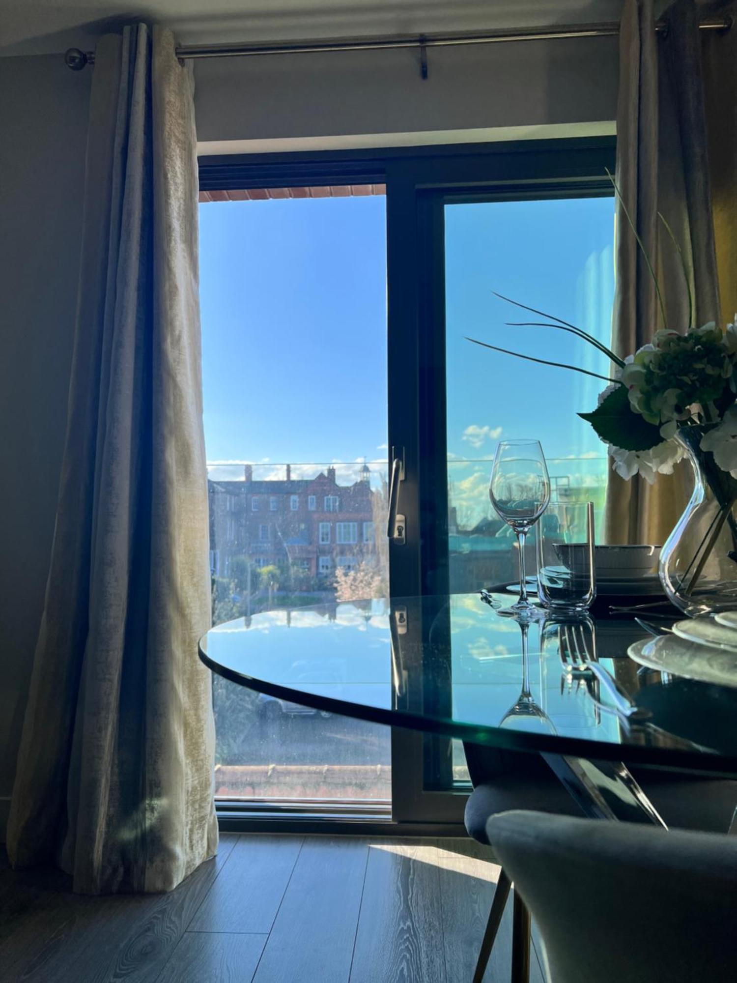 Central Modern Flat Йорк Экстерьер фото